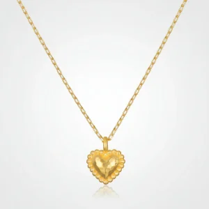 Collar de oro con colgante de corazón martillado